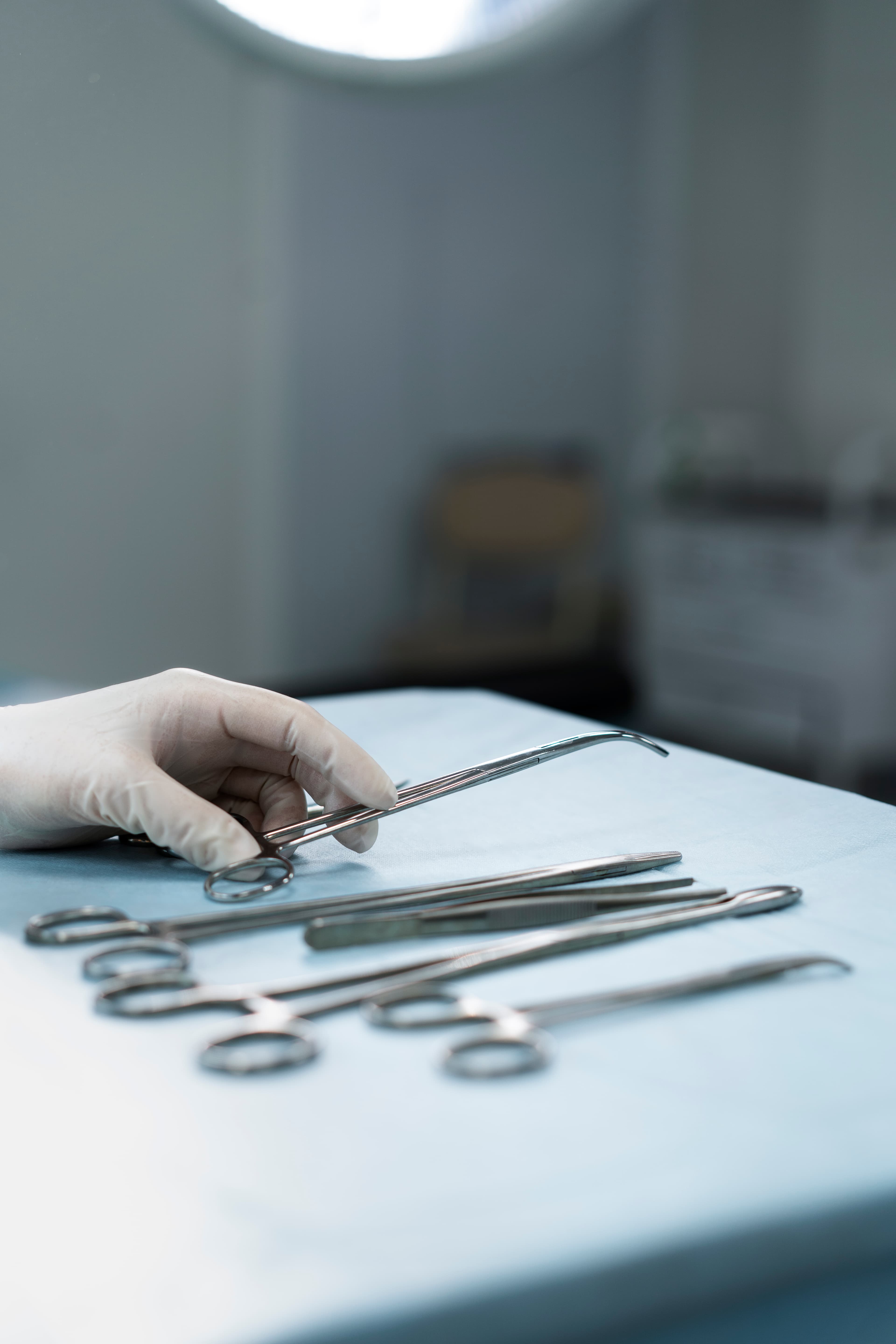 Surgical instruments laid out on a tray
